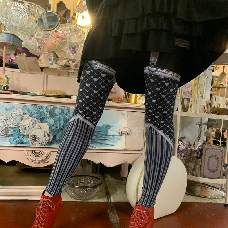 Black Sweetheart Leggings ~ Fox Savant