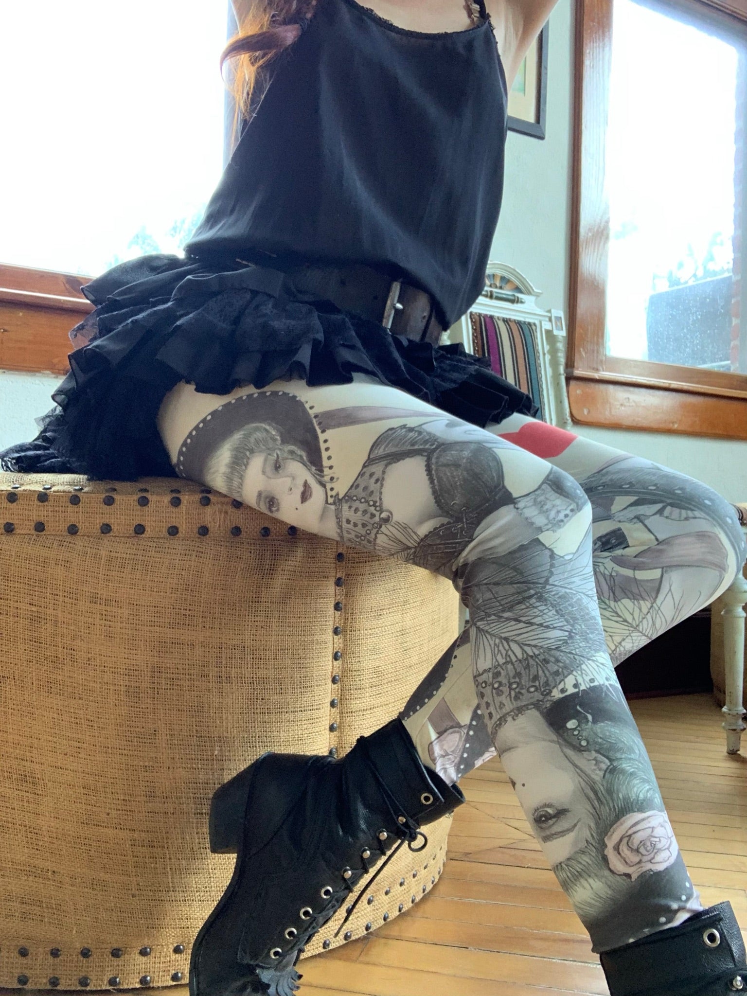 Queen of Can-Can Hearts Legging ~ Fox Savant
