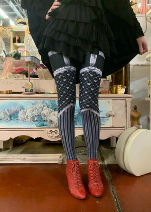 Black Sweetheart Leggings ~ Fox Savant