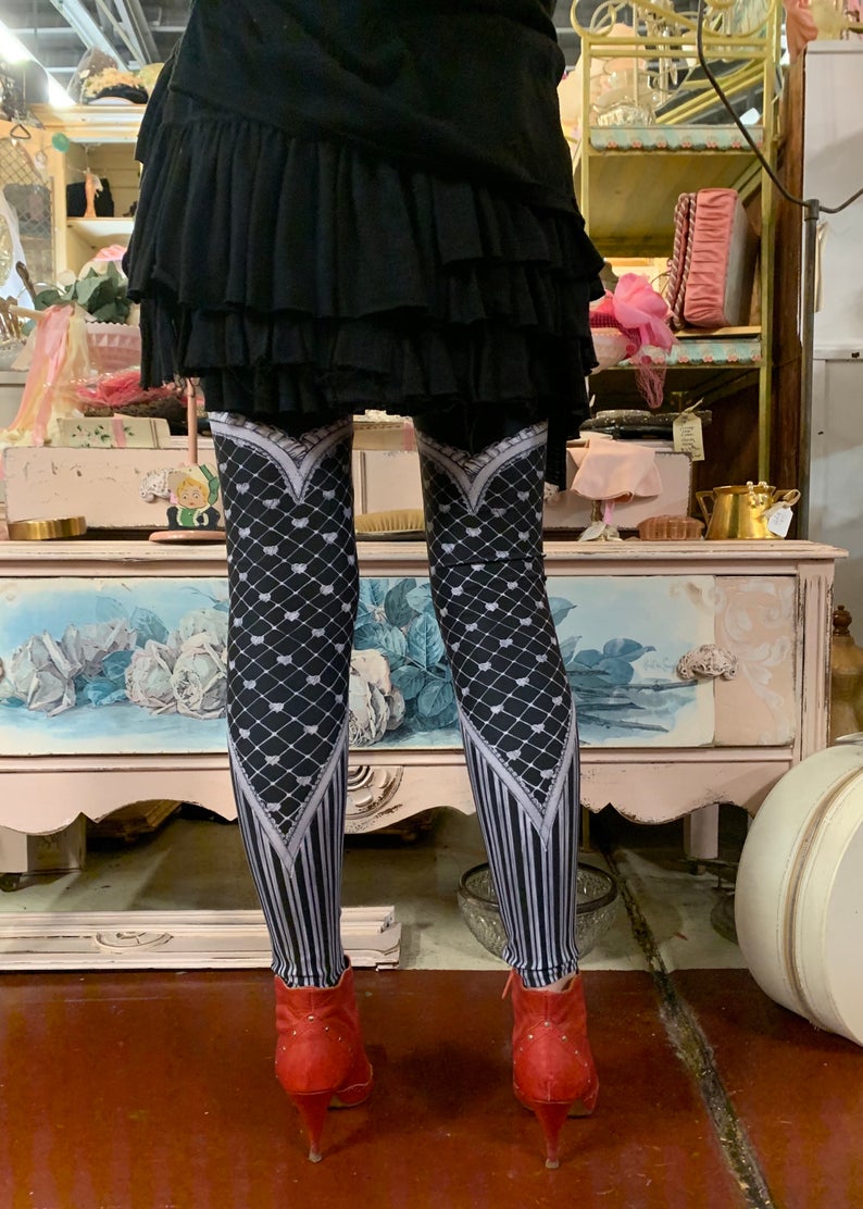 Black Sweetheart Leggings ~ Fox Savant